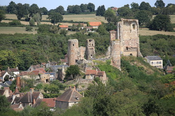 Fototapeta na wymiar Historic Castle Hérisson in France