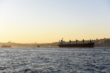 Obraz premium cargoship on istanbul bosphorus sea