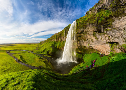 Fototapeta Seljalandsfoss one of the most famous Icelandic waterfall
