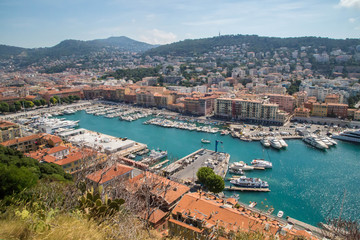 Fototapeta na wymiar Panorama von Nizza im Sommer
