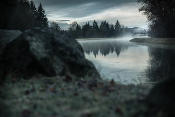 Fluss Nebel Kanal Wald Mystisch Fantasy Kalt