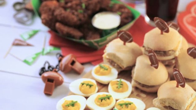 Snacks for watching a football game