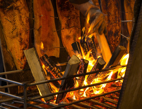Gegrillter Lachs, Flammlachs
