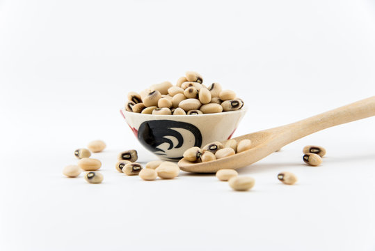 isolate white beans on object