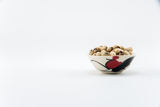 isolate white beans on object