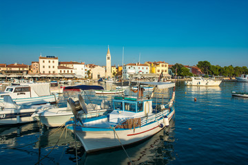 Fototapeta na wymiar Boote im Hafen in Kroatien