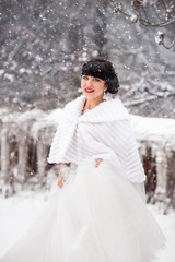Fototapeta na wymiar Winter wedding bride portrait