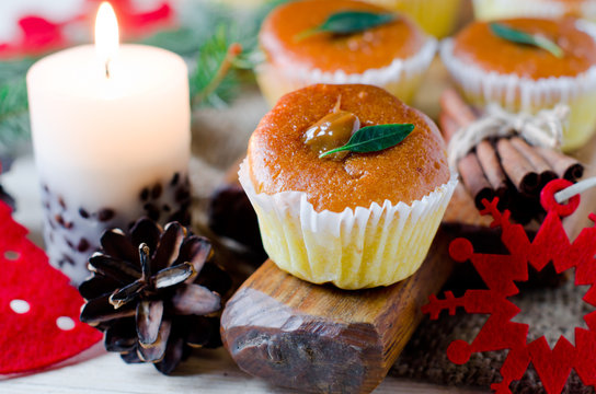 Christmas muffins with caramelized milk