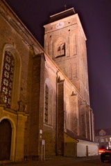 Kościół nocą. 