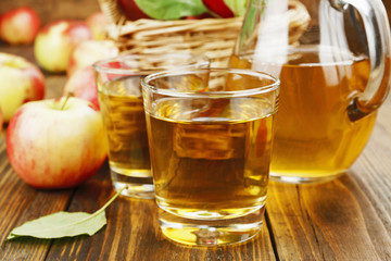 Fresh apple juice in the glass - 127638906