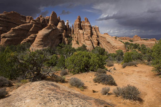 Hiking The Devils Garden Trailhead, Arches National Park, Moab, Utah, USA