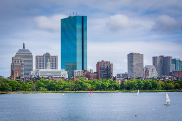 Fototapeta premium The Charles River and Boston skyline, seen from the Longfellow B