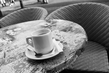 tasse de café en terrasse