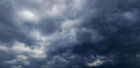 Tableaux ronds sur aluminium brossé Ciel Nuages sombres avant l& 39 orage