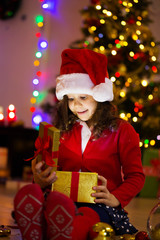 Fototapeta na wymiar little girl in christmas day