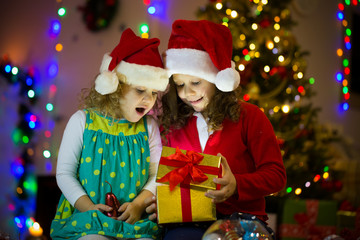 Fototapeta na wymiar kids in christmas day