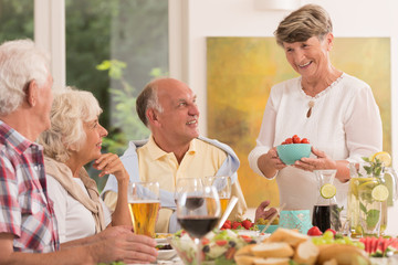  Friends enjoying an evening meal