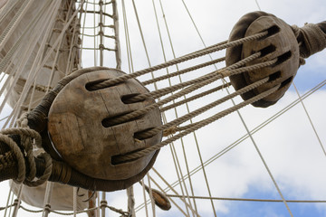 Pulleys © Jos