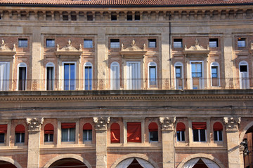 Fototapeta na wymiar Façade du Palazzo dei Banchi à Bologne, Italie