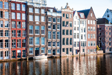 Fototapeta na wymiar Beautiful canals in Amsterdam, the Netherlands