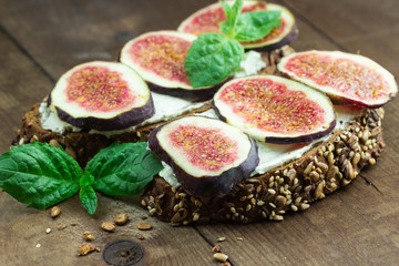 Figs and Cheese Seed Sandwich