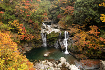 大轟の滝　秋