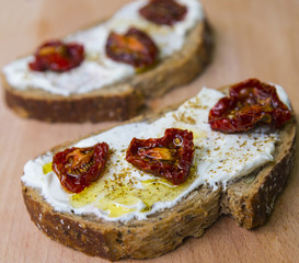 Sandwiches with dried tomatoes