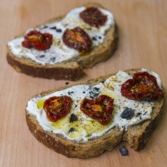 Sandwiches with dried tomatoes