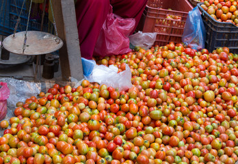 fresh tomato selling at the street shop
