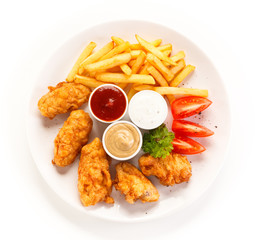 Fried chicken nuggets and vegetables 