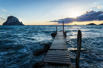 Fototapeta premium Bootssteg im Westen von Ibiza