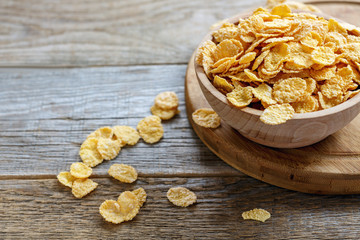 Fototapeta premium Bowl with crunchy cornflakes for breakfast.