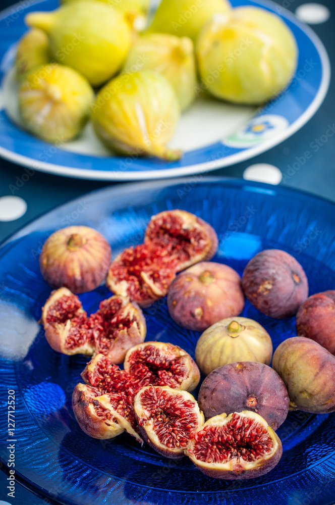 Wall mural figs