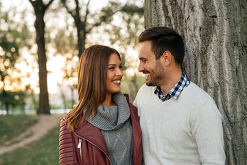 Fototapeta premium Romantic date in the park