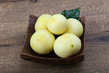 Nectarines in the bowl