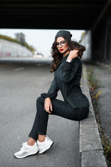 Fototapeta premium fashion girl on street