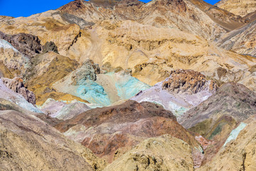 artists palette at artists drive in Death valley