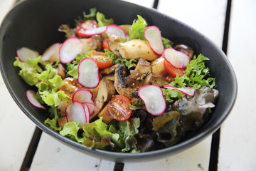 mushroom salad healthy food