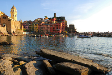 Obraz premium Scorcio di Vernazza, piccolo paese della Liguria, Italia