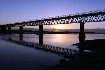 Fototapeta na wymiar Puente de acero. New Zeland.