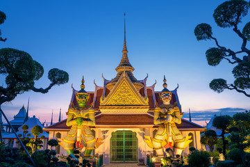 Obraz premium słynna postać w stylu vintage retro, gigantów WAT ARUN w Bangko