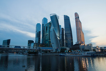 Fototapeta na wymiar skyscrapers on the banks of the river