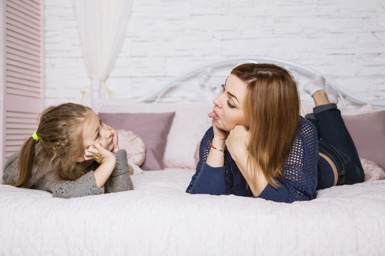  little girl with mommy