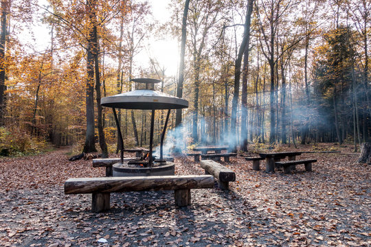 Grillplatz im Wald