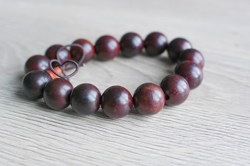 Браслет из дерева