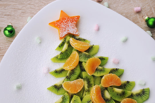 Christmas dessert - kiwi Christmas tree