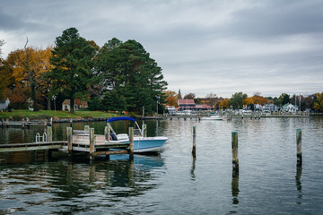 Fototapeta premium The harbor in St. Michaels, Maryland.