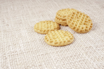 Organic whole wheat crackers .