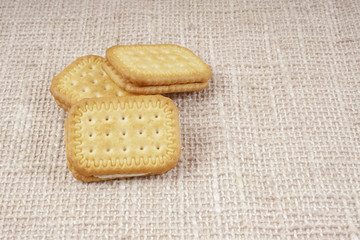 Organic whole wheat crackers .