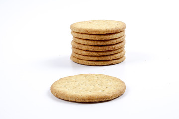 Organic whole wheat crackers .